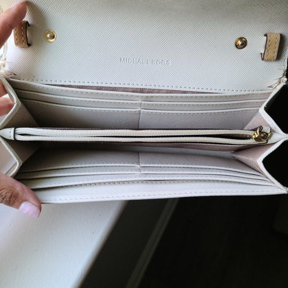 Michael Kors Wallet/Clutch (Wear And Tear) - Picture 7 of 9
